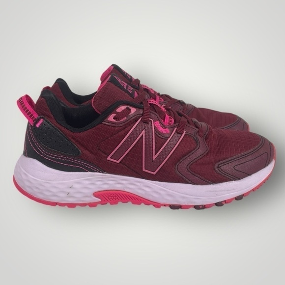 Shoes - Women’s New Balance 410 Trail V7 size 8.5